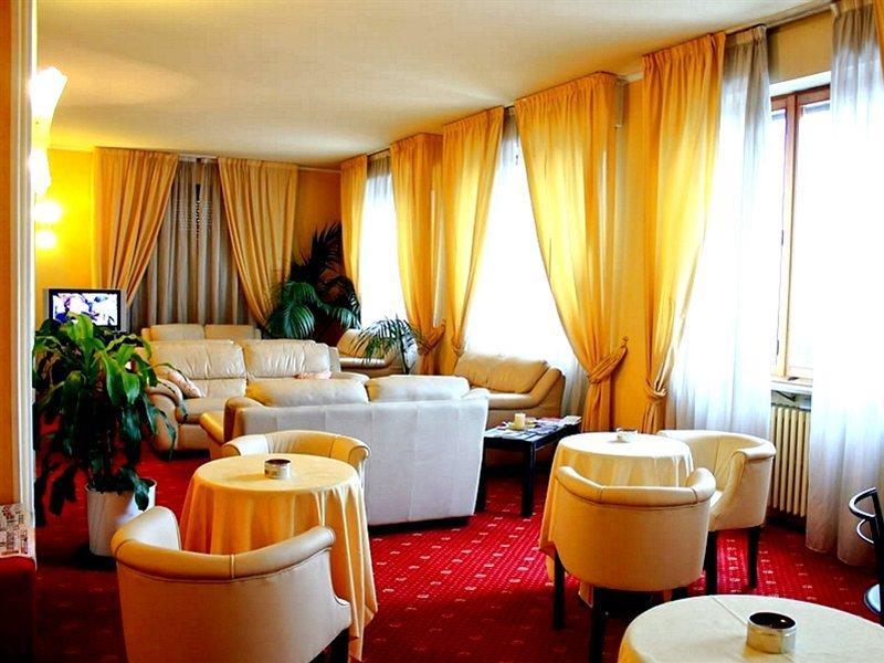 Hotel Milano Palmanova Екстер'єр фото